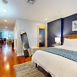Roomy 1-Bedroom - Faneuil Hall And Quincy Market