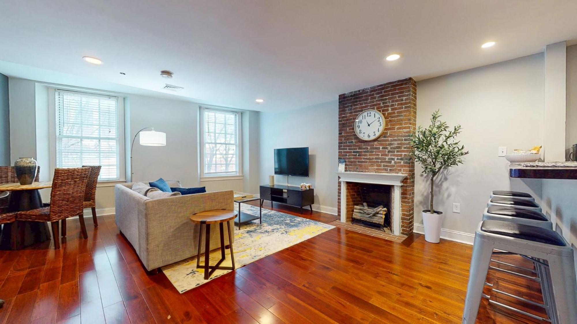 Roomy 1-bedroom - Faneuil Hall And Quincy Market *